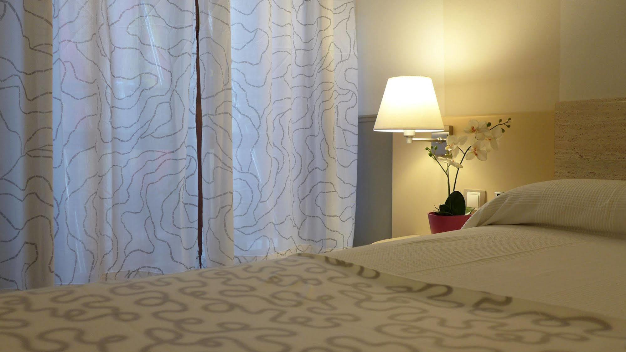Hotel Rio Arga Zaragoza Dış mekan fotoğraf